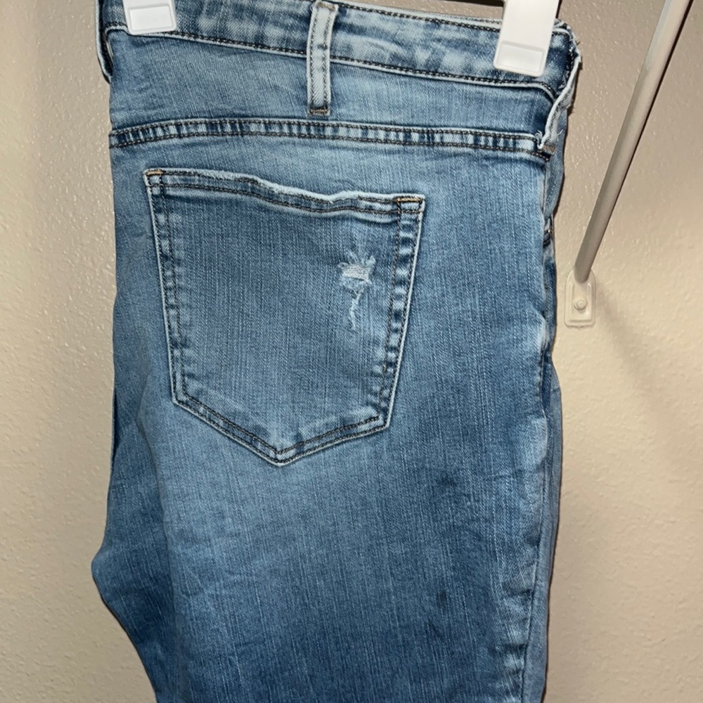 Silver Jeans Co. Straight leg jeans SIZE:: W33/L28.5. Great Condition Brand New